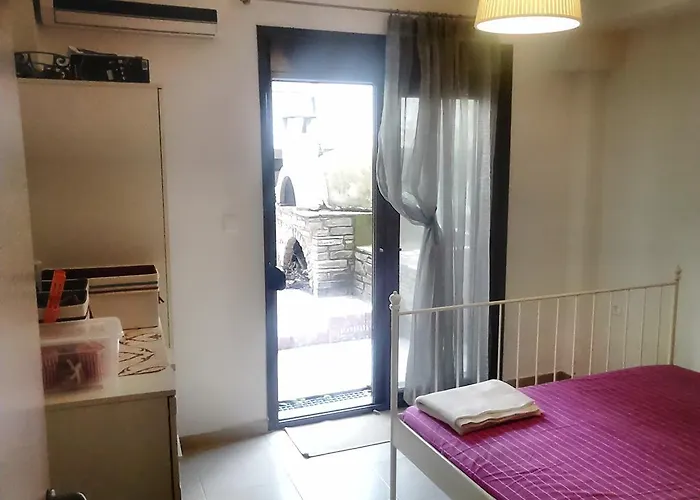 Luxury By The Lägenhet Néa Péramos